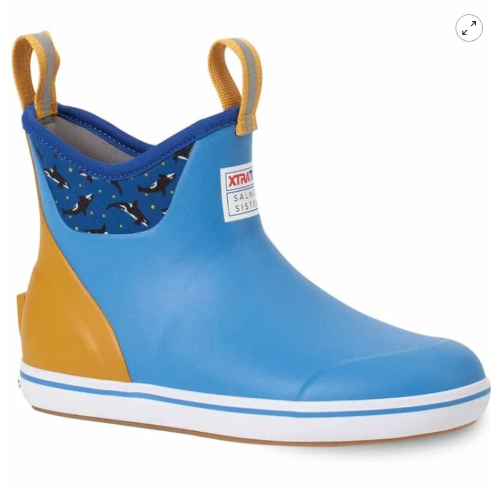 Xtratuf Womens Light Blue Whales